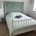 Le Coq Au En Suisse Normande Casa de Férias